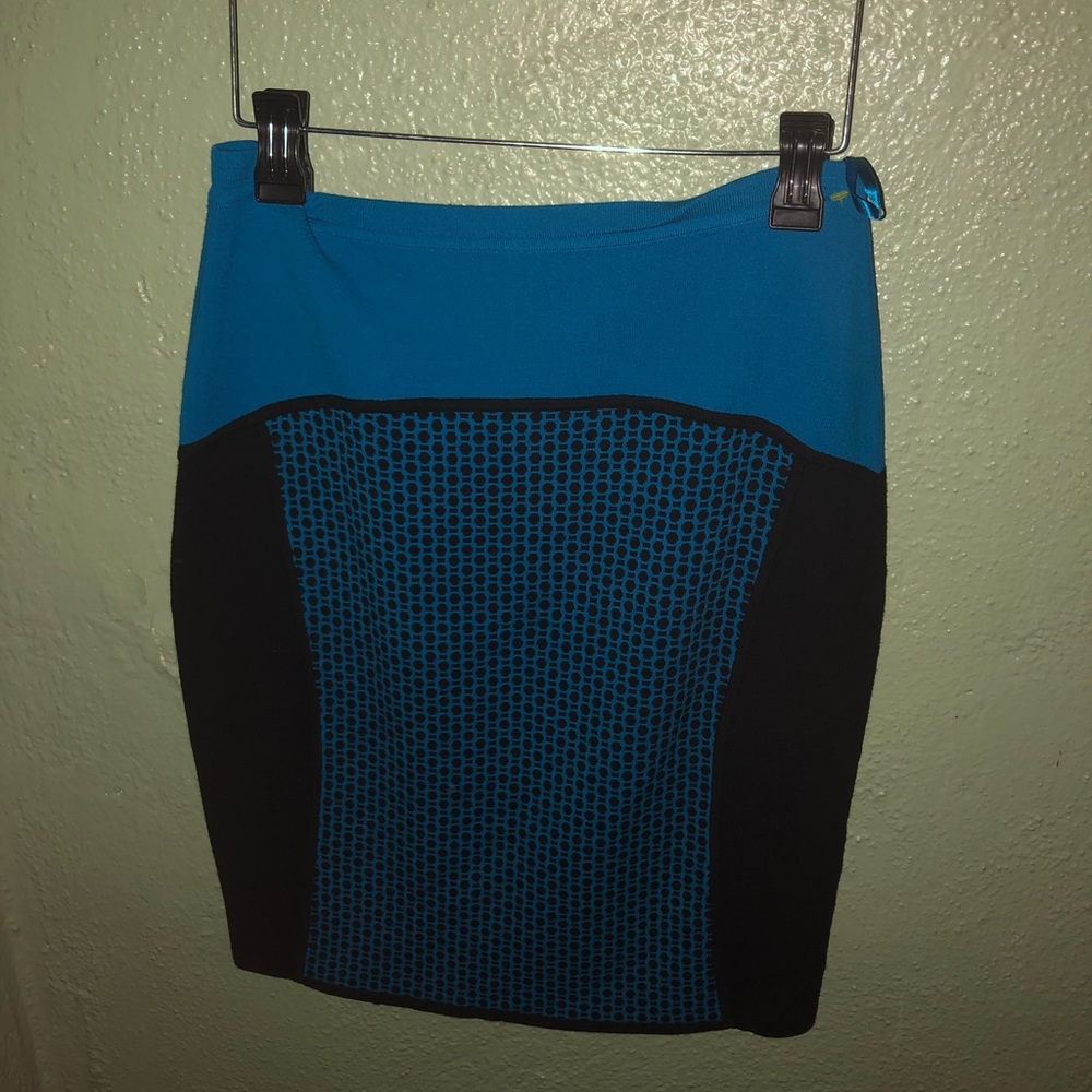 Black/Blue Doncaster Collection sweater skirt.